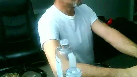 Snapshot of hardnhorny4hottys chatting on December 4, 2024, 2:09 am Hardnhorny4hottys online show from December 4, 2024, 2:09 am