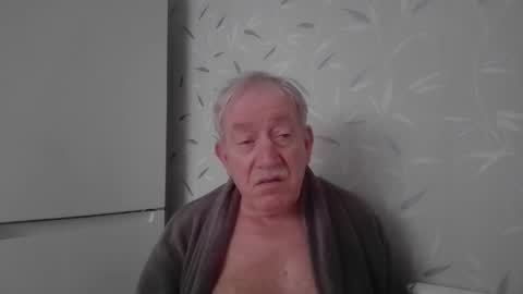 hardon4u123456789 online show from November 5, 2025, 2:28 pm