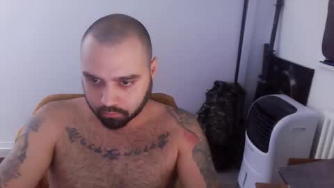 Snapshot of hardschwan chatting on February 18, 2026, 9:44 pm hardschwan online show from February 18, 2026, 9:44 pm