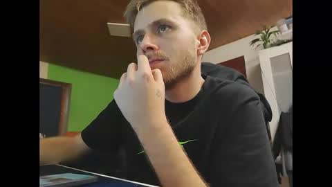 Snapshot of hardtechno_xxx chatting on December 26, 2024, 7:35 am hardtechno_xxx online show from December 26, 2024, 7:35 am