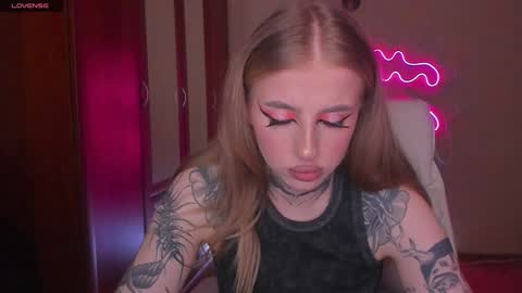 Snapshot of harley_kimm chatting on December 8, 2024, 5:50 am Julia online show from December 8, 2024, 5:50 am