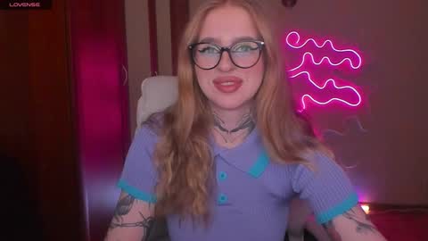Snapshot of harley_kimm chatting on December 10, 2024, 6:11 am Julia online show from December 10, 2024, 6:11 am