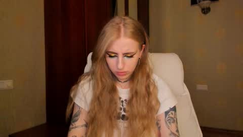 Snapshot of harley_kimm chatting on September 10, 2025, 6:24 am Julia online show from September 10, 2025, 6:24 am