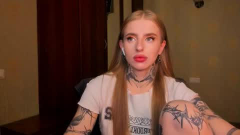 Snapshot of harley_kimm chatting on September 15, 2025, 5:29 am Julia online show from September 15, 2025, 5:29 am