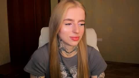 Snapshot of harley_kimm chatting on September 19, 2025, 5:31 am Julia online show from September 19, 2025, 5:31 am