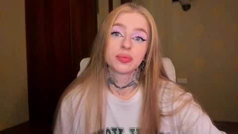 Snapshot of harley_kimm chatting on September 25, 2025, 5:44 am Julia online show from September 25, 2025, 5:44 am