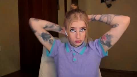 Snapshot of harley_kimm chatting on November 9, 2025, 5:50 am Julia online show from November 9, 2025, 5:50 am