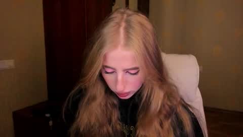 Snapshot of harley_kimm chatting on November 12, 2025, 5:30 am Julia online show from November 12, 2025, 5:30 am