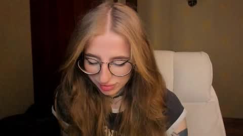 Snapshot of harley_kimm chatting on November 29, 2025, 5:21 am Julia online show from November 29, 2025, 5:21 am