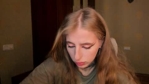 Snapshot of harley_kimm chatting on December 2, 2025, 5:24 am Julia online show from December 2, 2025, 5:24 am