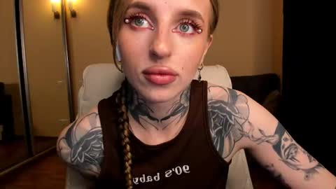 Julia online show from June 20, 2026, 5:43 am