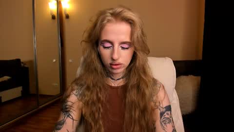 Julia online show from July 5, 2026, 5:47 am