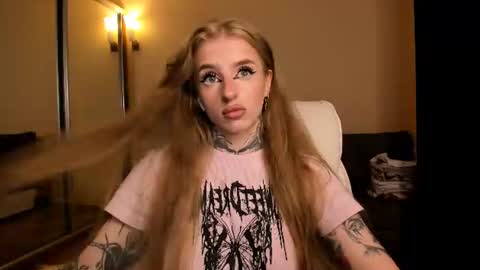 Julia online show from July 6, 2026, 5:48 am