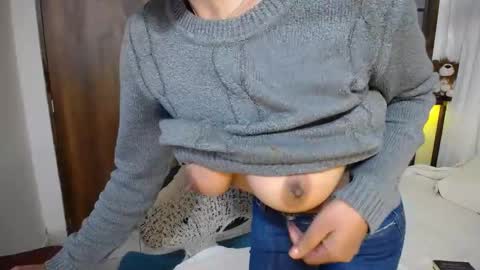 Snapshot of harley_quinns1 chatting on January 9, 2025, 12:03 am harley_quinns1 online show from January 9, 2025, 12:03 am