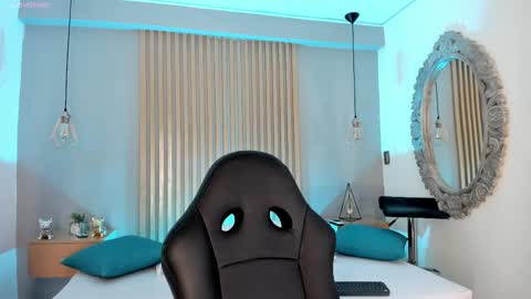 Snapshot of harmonybabe_ chatting on February 14, 2025, 8:15 pm Harmony online show from February 14, 2025, 8:15 pm