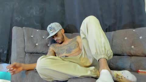 Snapshot of harold_999 chatting on April 1, 2026, 12:50 pm harold_999 online show from April 1, 2026, 12:50 pm