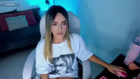 Snapshot of harper_woods chatting on September 15, 2025, 9:26 pm Harper online show from September 15, 2025, 9:26 pm