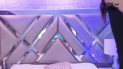 Harper online show from October 17, 2025, 8:44 pm