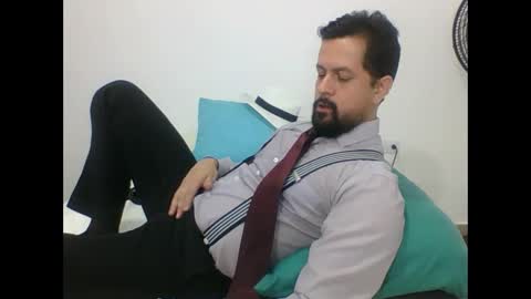 Snapshot of harry_goldenmillerx10fun chatting on December 3, 2024, 2:27 pm  Harry    online show from December 3, 2024, 2:27 pm