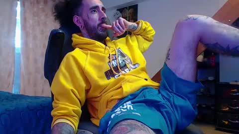 Snapshot of harry_reems_ chatting on December 3, 2024, 12:38 pm OMAR online show from December 3, 2024, 12:38 pm