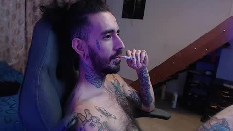 Snapshot of harry_reems_ chatting on December 4, 2024, 4:32 am OMAR online show from December 4, 2024, 4:32 am