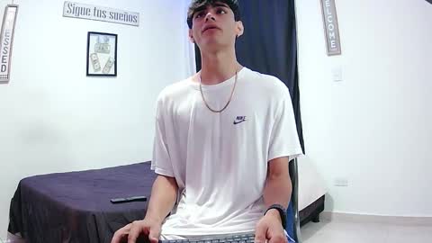 Snapshot of harrythomson1 chatting on November 29, 2025, 11:52 pm harry thomson online show from November 29, 2025, 11:52 pm