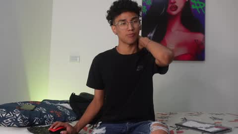 Snapshot of harrytwink18 chatting on December 20, 2024, 1:22 pm HARRY online show from December 20, 2024, 1:22 pm