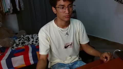 Snapshot of harrytwink18 chatting on February 16, 2026, 9:11 pm HARRY online show from February 16, 2026, 9:11 pm