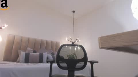 Snapshot of harryy_joness chatting on December 8, 2024, 5:44 pm Harry Jones online show from December 8, 2024, 5:44 pm