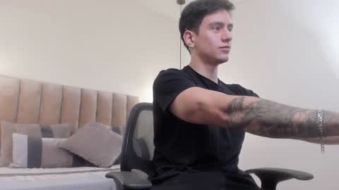 Snapshot of harryy_joness chatting on January 5, 2025, 5:51 pm Harry Jones online show from January 5, 2025, 5:51 pm