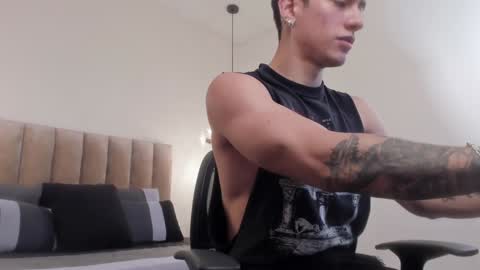 Snapshot of harryy_joness chatting on January 11, 2025, 5:18 pm Harry Jones online show from January 11, 2025, 5:18 pm