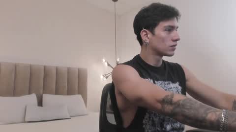 Snapshot of harryy_joness chatting on January 24, 2025, 5:42 pm Harry Jones online show from January 24, 2025, 5:42 pm