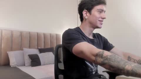 Snapshot of harryy_joness chatting on February 7, 2025, 5:18 pm Harry Jones online show from February 7, 2025, 5:18 pm