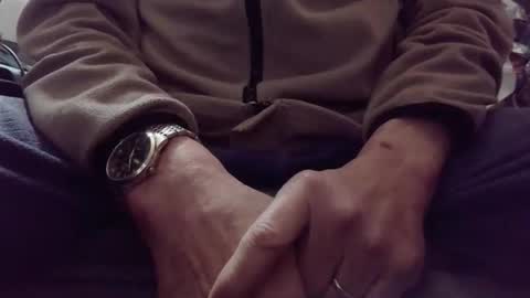 hartl1112 online show from December 1, 2025, 6:07 am