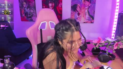 Snapshot of haruu2 chatting on January 25, 2025, 10:50 pm karen  online show from January 25, 2025, 10:50 pm