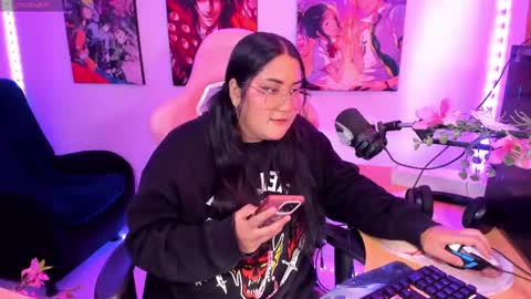 Snapshot of haruu2 chatting on February 22, 2025, 5:24 pm karen  online show from February 22, 2025, 5:24 pm