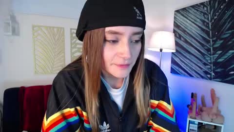 Nicole online show from March 7, 2025, 4:02 am