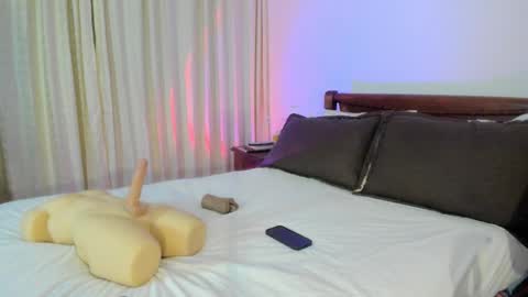 Nicole online show from September 30, 2025, 4:17 am