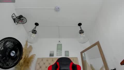 HATHOR OLD online show from December 3, 2025, 3:25 am