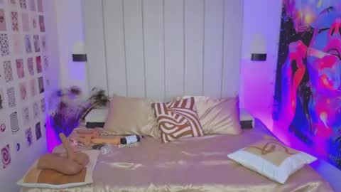 Alicia online show from June 18, 2026, 2:01 am