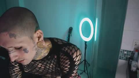 More content   2   online show from October 15, 2025, 6:35 am