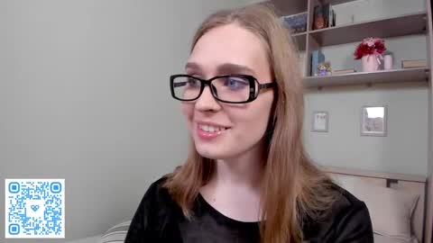 Mia online show from May 29, 2026, 3:54 pm