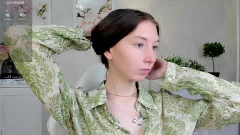 Lola online show from October 13, 2025, 9:09 am