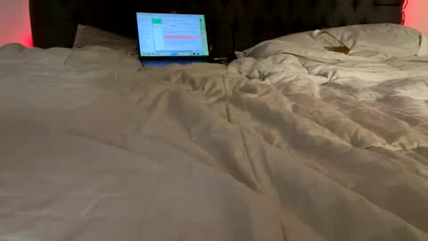 Snapshot of hawt_ass_milf chatting on February 28, 2025, 2:53 am Amber - or vip online show from February 28, 2025, 2:53 am