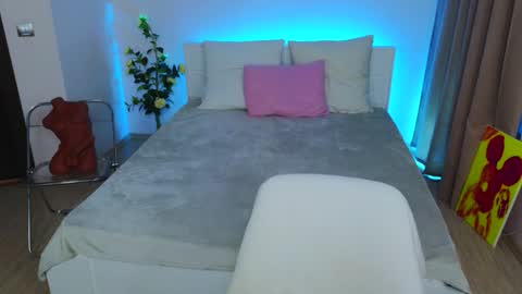 Hayle online show from January 23, 2025, 2:23 am