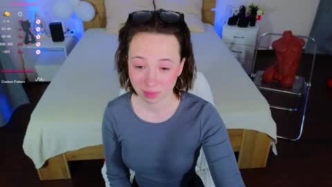 Hayle online show from March 8, 2025, 8:33 am