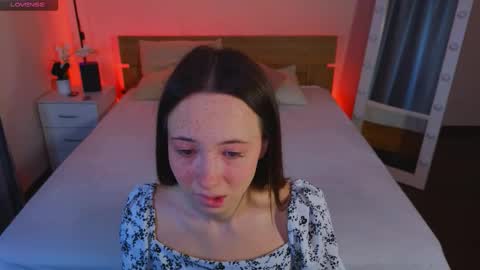 Hayle online show from November 2, 2025, 1:41 am