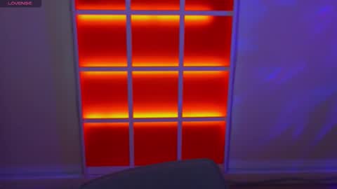 Hayle online show from November 5, 2025, 2:33 am