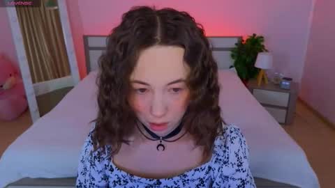 Hayle online show from November 25, 2025, 2:33 am