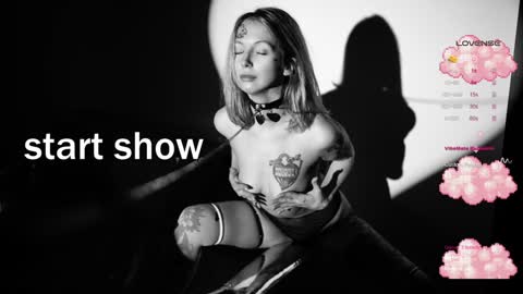 Snapshot of hayles_strong chatting on February 8, 2025, 9:46 pm Elle online show from February 8, 2025, 9:46 pm
